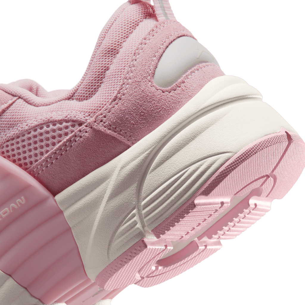 Women's Jordan Trunner O/S "Iced Carmine Phantom"